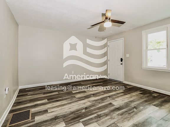 279384_004_wm_-_living_room_13152207.jpg
