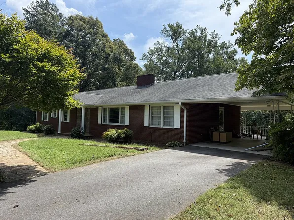 1705 Chardale Dr, Clemmons, NC 27012