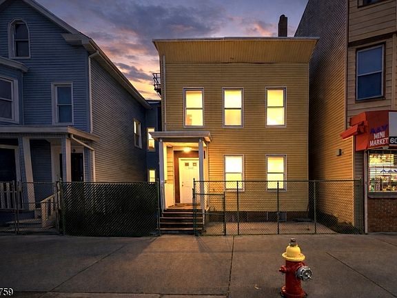 2nd image of 610 Main St