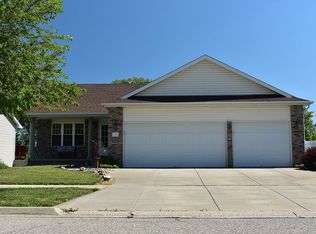 1933 W Hill St, Lincoln, NE 68522