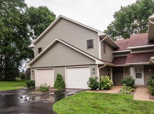 33 Elton Ridge Ct NW, Rochester, MN 55901