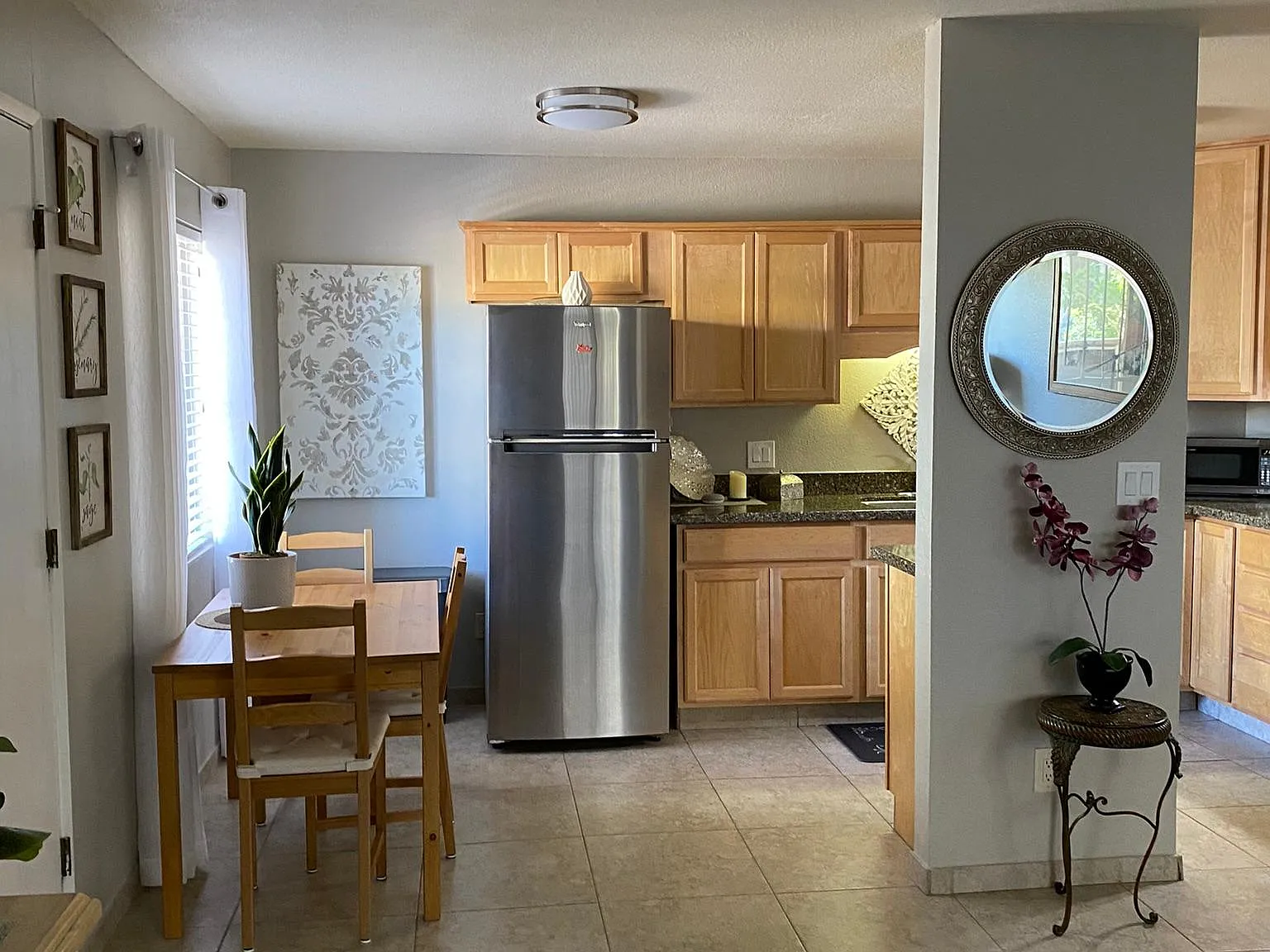 840 S Langley Ave — Photo 3