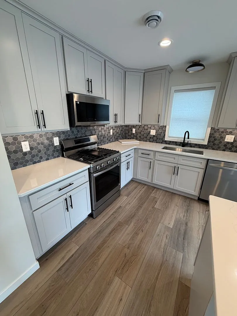 Available Now Brand New Build 3 Bed 2.5 Bathrooms — Photo 3
