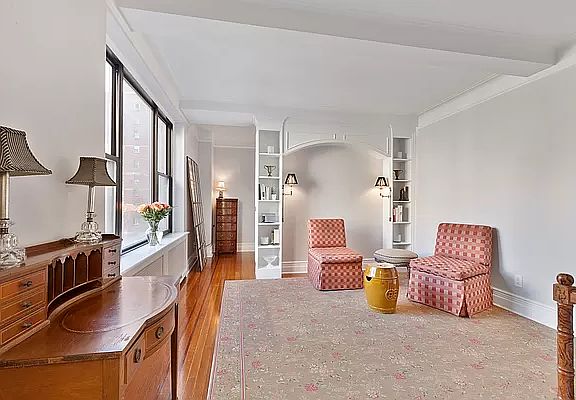 2nd image of 7 Park Ave APT 11F