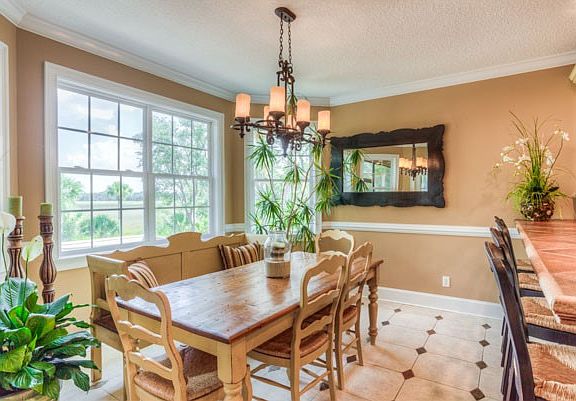 Eat in kitchen