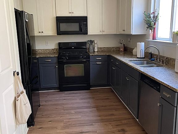 2nd image of 8816 Shadowglen Dr