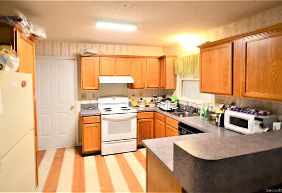 3rd image of 6415 Schubert Pl