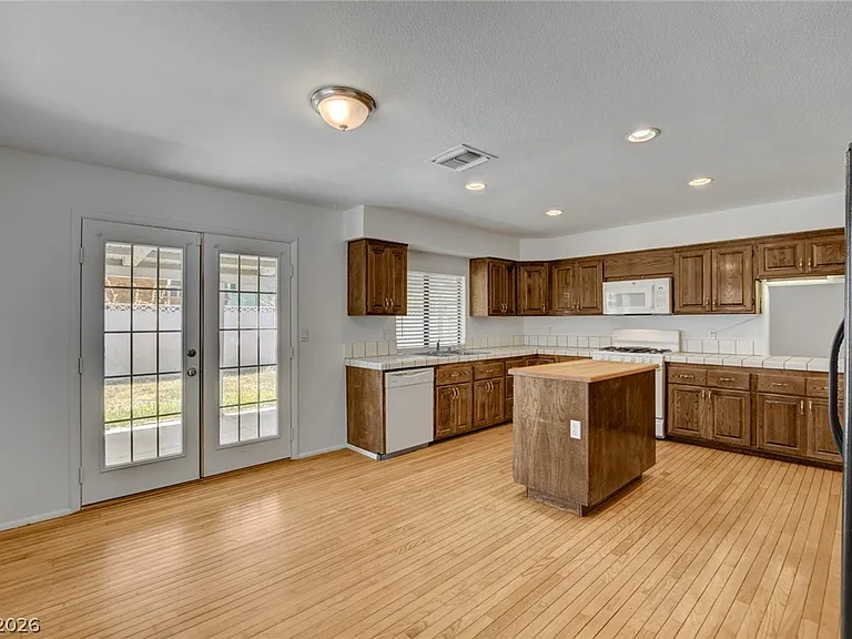 804 Glen Abbey Cir — Photo 25