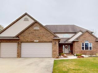 22356 Harris Ct, Macomb, MI 48044