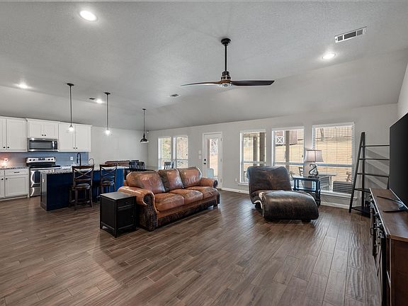 4th image of 8928 Holt St