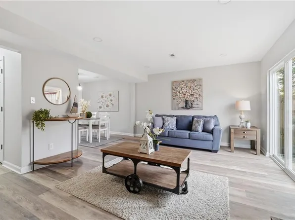 834 Huntly Ct, Chesapeake, VA 23320