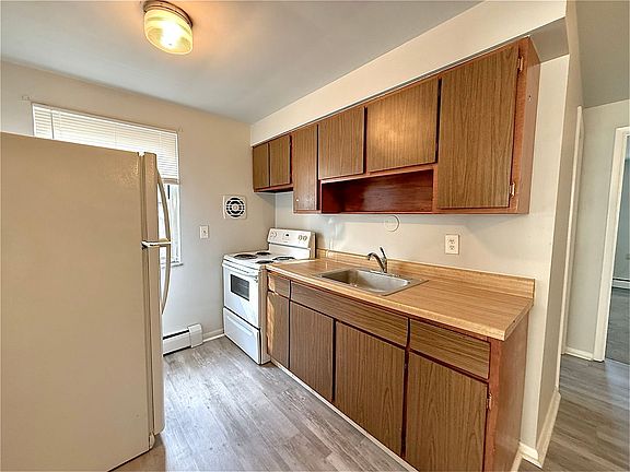 2nd image of 82 Hillsdale Ave #4