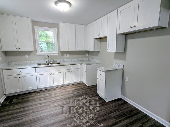 3rd image of 1705 Evelyn Ave