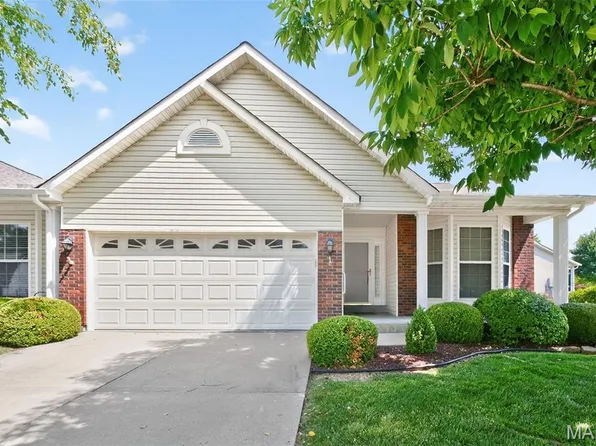 48 Green Park Ln #29B, O'Fallon, MO 63366