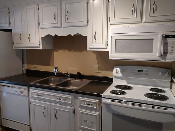 2nd image of 230 Lanier Dr #187