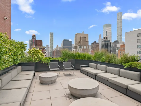 300 East 64th Street image 4 of 8