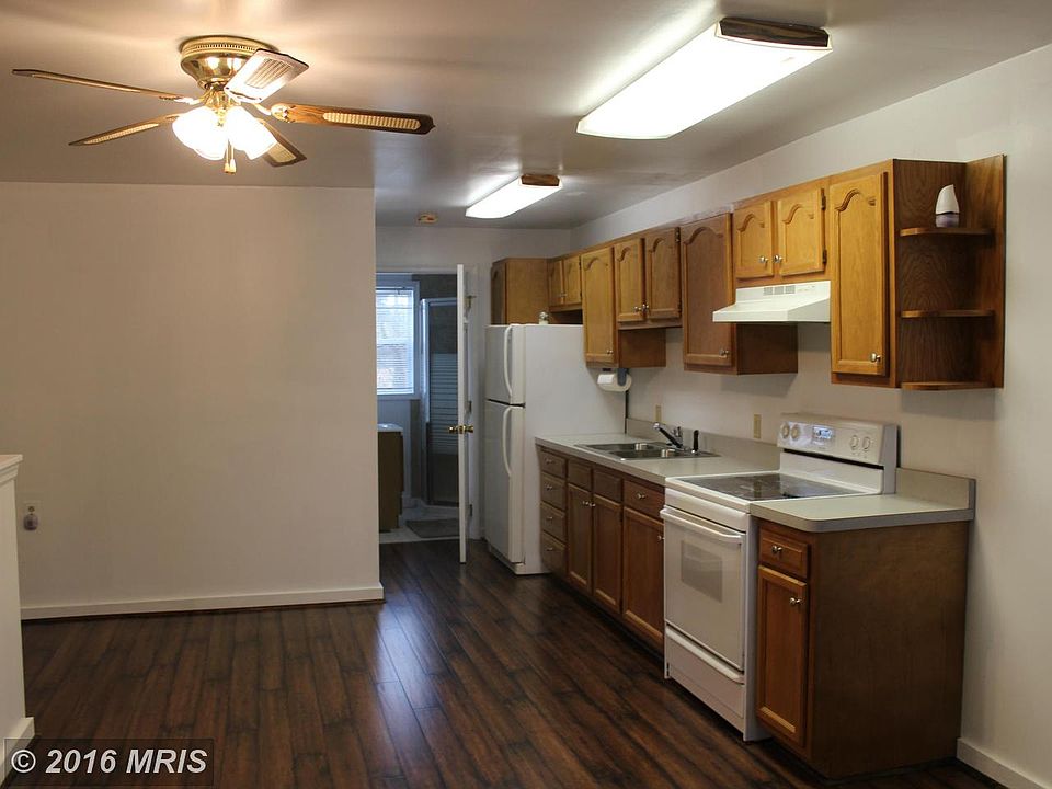 2nd image of 315 Hunters Ln