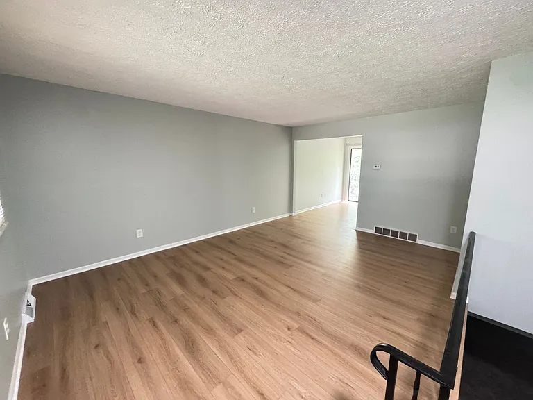 2150 Shangrai La Dr SE — Photo 5