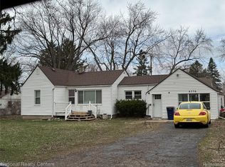 6376 Lanman Dr, Waterford, MI