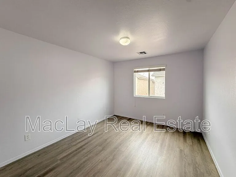 5216 W Albeniz Pl — Photo 12