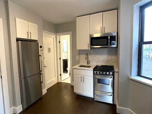 Rented by Tourma Realty LLC | media 16