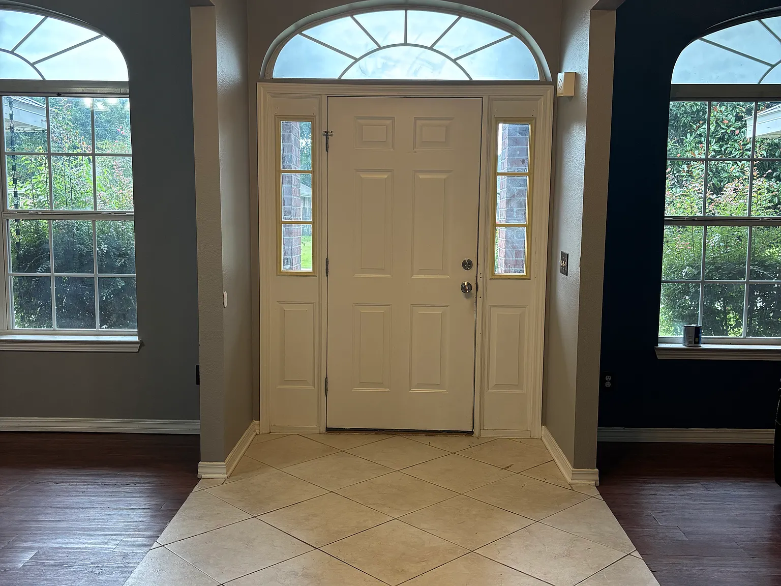 4 bed, 2181 sqft, $2,200 — Photo 2