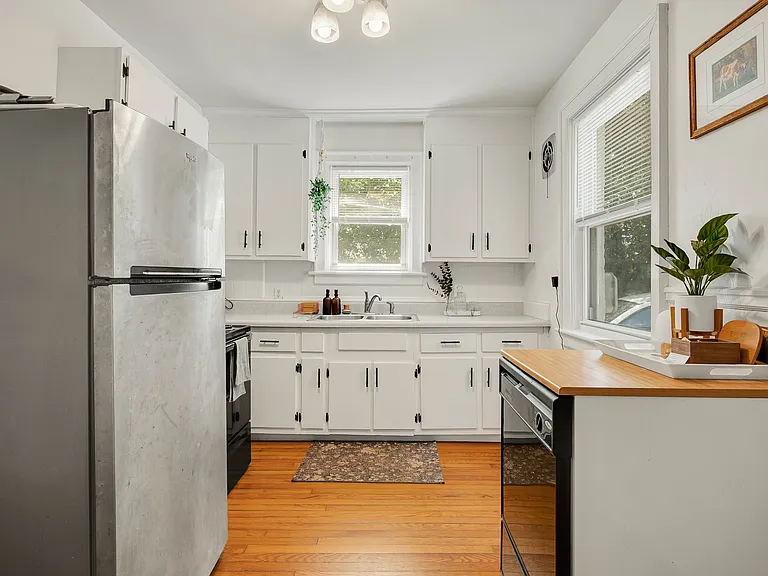 122 Hanover Ave — Photo 8
