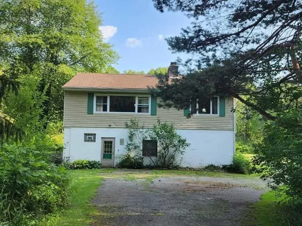 9905 Taylor May Rd, Chagrin Falls, OH 44023