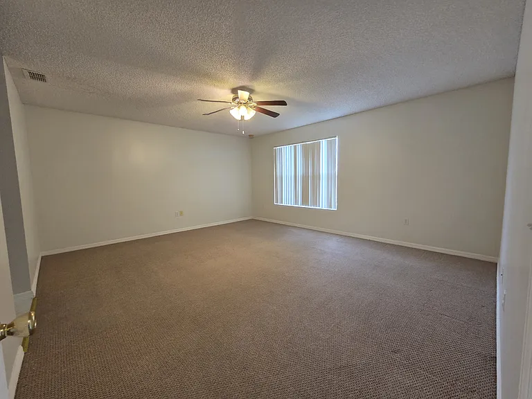 330 Aldershot Ct — Photo 25