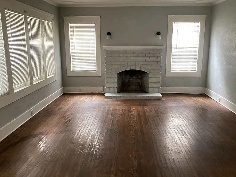 1122 I St — Photo 1