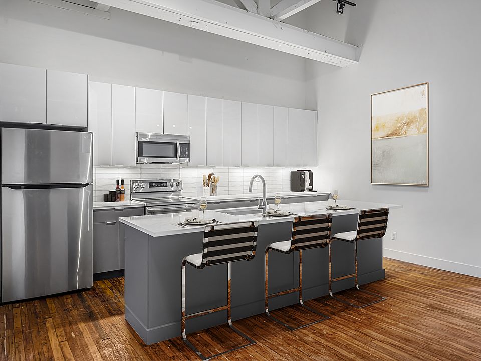 1st image of 1850 N Hope St #182B