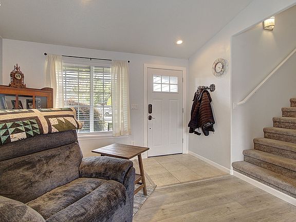 5th image of 105 Radcliffe Rd