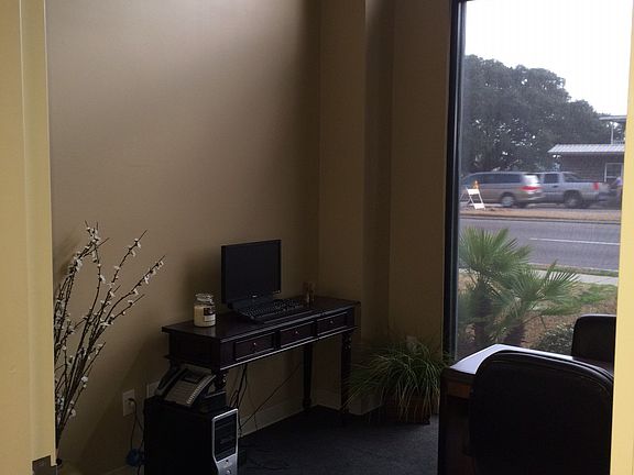 3rd image of 543 Harbor Blvd Ste 101