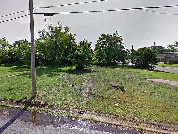 2nd image of 1700 Hazel St