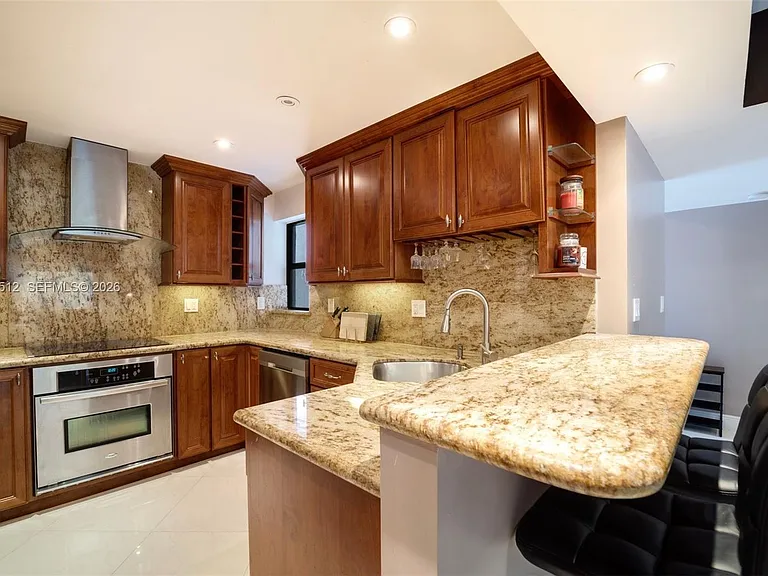 317 Poinciana Dr #807 — Photo 8