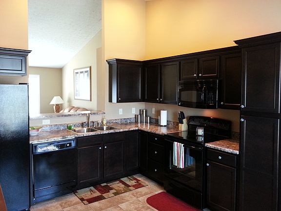 5th image of 459 Camden Cir