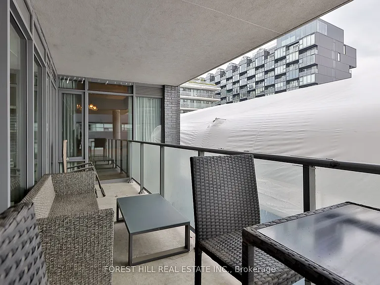 95 Bathurst St #522 — Photo 23