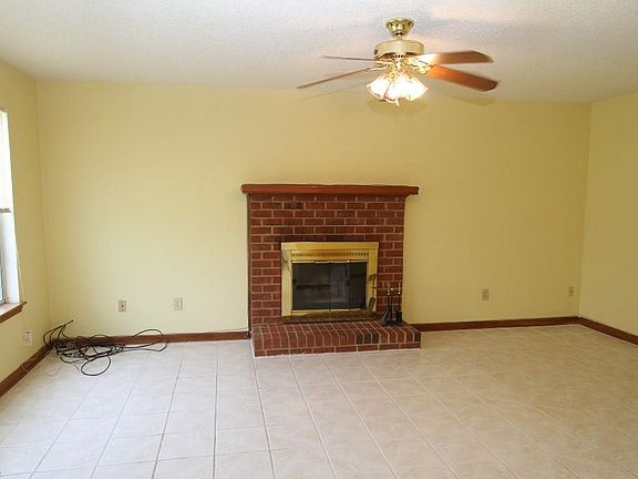 4th image of 968 Honeycutt Way