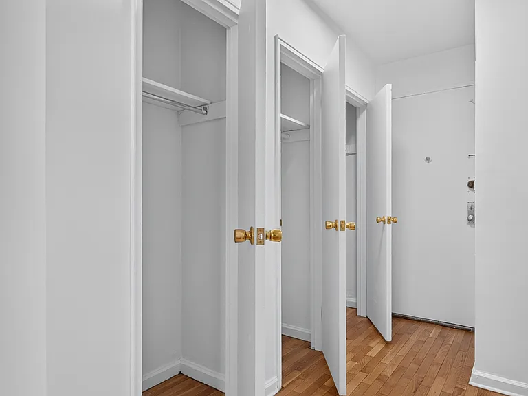 150 E 30th St #2C — Photo 4