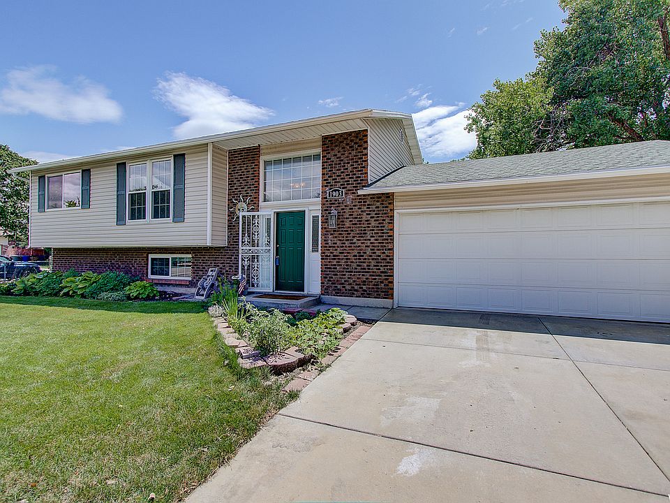 1st image of 1903 W Zachary Dr