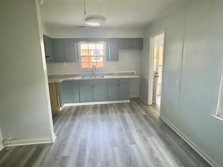 800 Miriam Ave — Photo 8