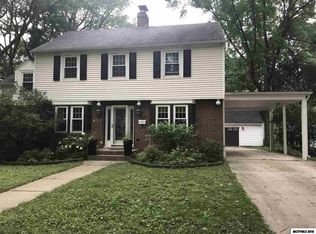 417 S Vermont Ave, Mason City, IA 50401