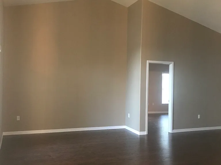 906 Thousand Oaks Blvd — Photo 13