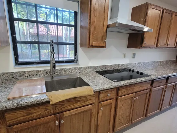 145 SE 7th Street, Deerfield Beach, FL 33441