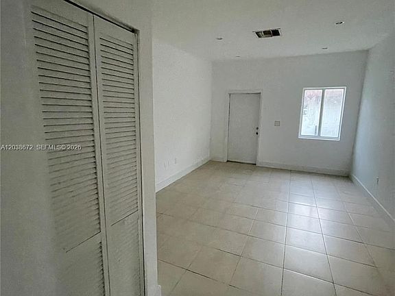 5th image of 4729 NW 15th Ave #4727