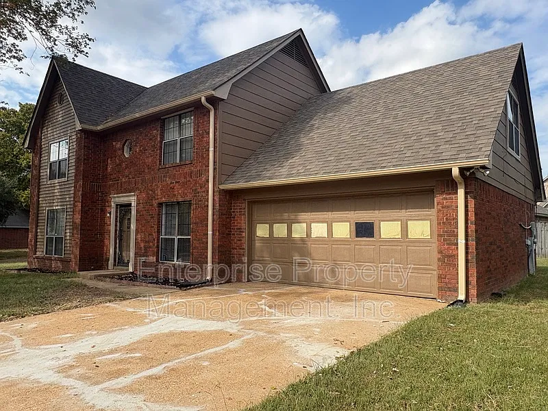 4 bed, 2.5 bath, 2008 sqft, $1,895 — Photo 3