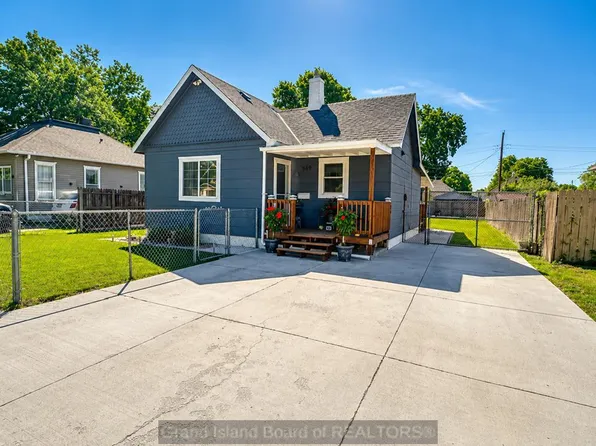 519 E 10th St, Grand Island, NE 68801