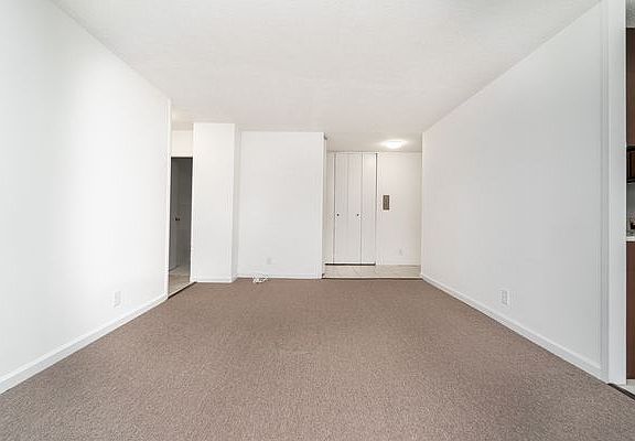 5th image of 4730 59th St #3B