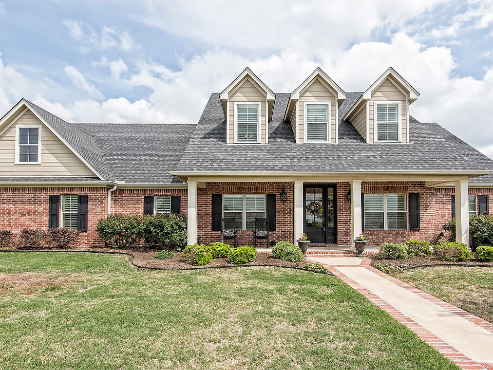 1st image of 700 Hunters Meadow Dr