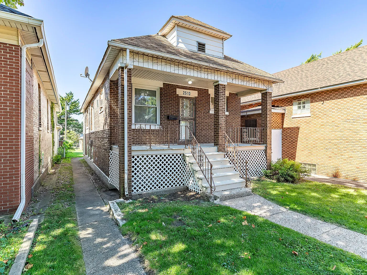 2510 White Oak Ave — Photo 1